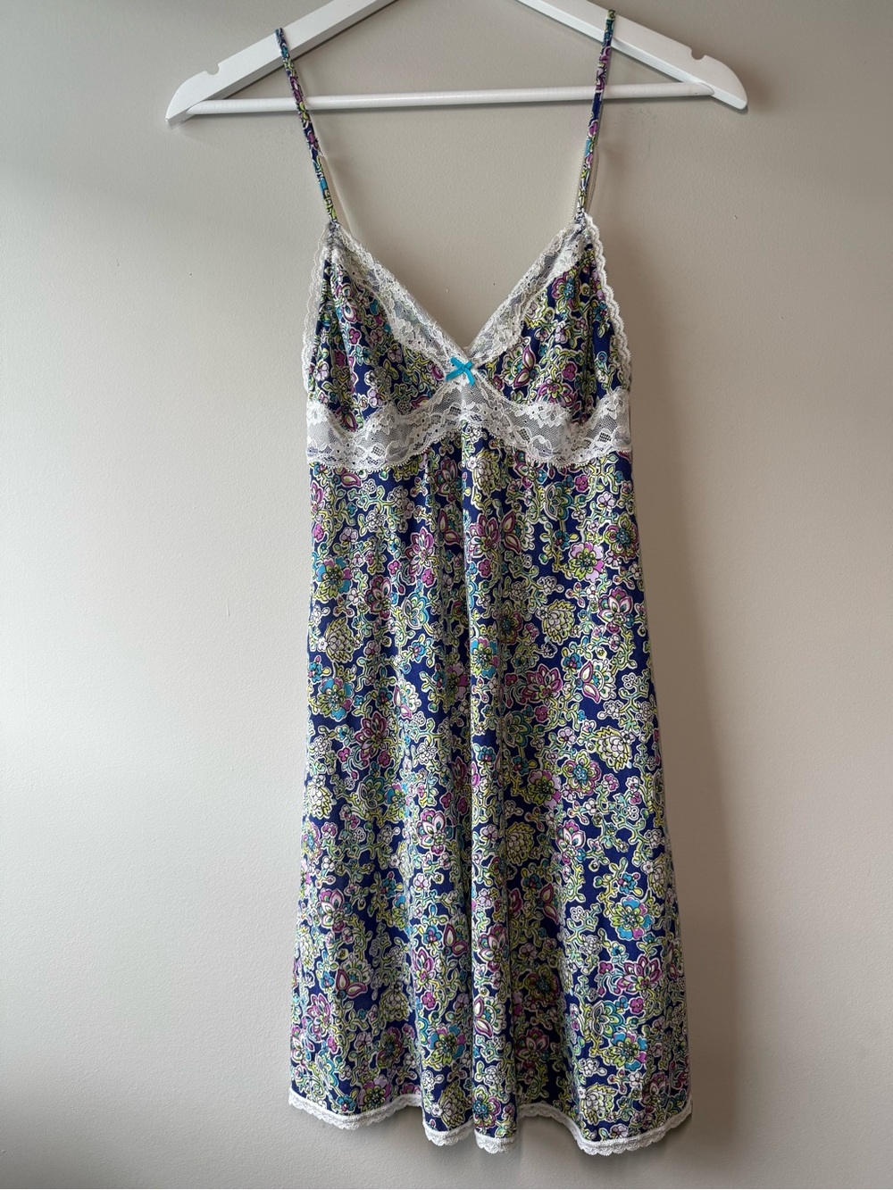 Victoria’s Secret Floral Lace-Trim Nightgown M